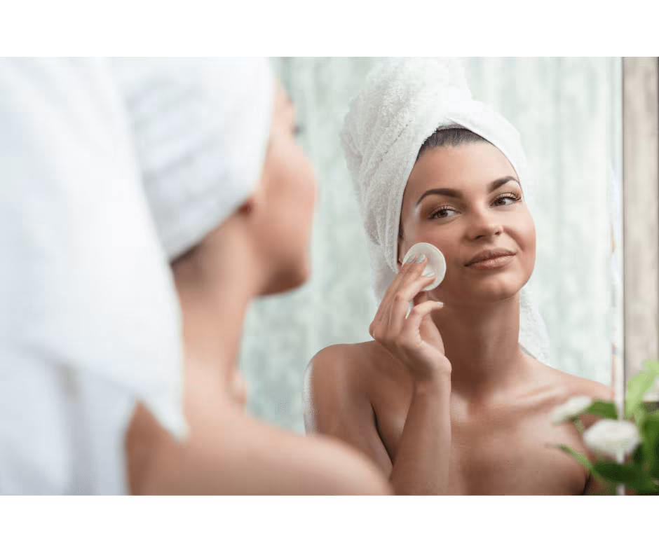 La doble limpieza facial coreana: Qué es, rutina, pasos y productos a utilizar.
